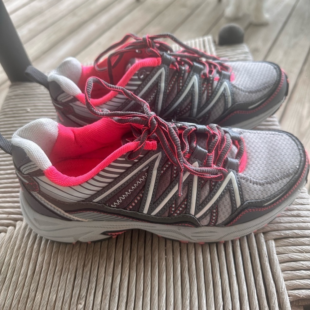 Fila Women's Athletic Shoes - Gray and red